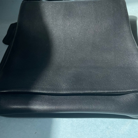 GUC Coach Chelsea Swingpack/Saddle Black Leather Crossbody Purse - Picture 2 of 11